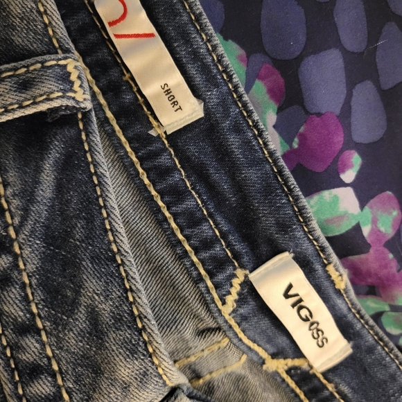 Vigoss Jean Shorts - Picture 3 of 5